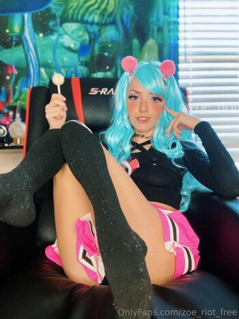 zoe_riot_free