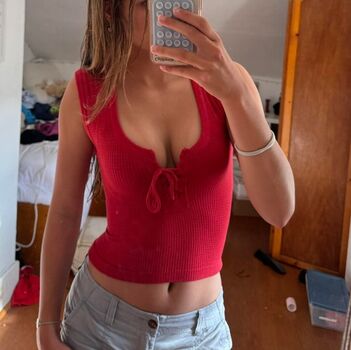 Zoe Santi