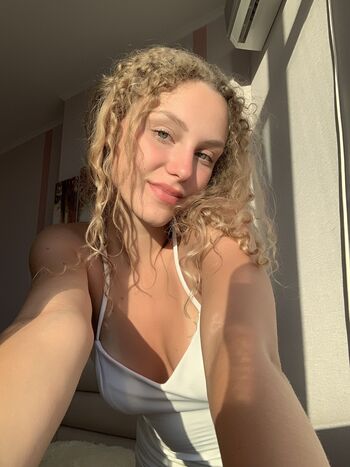 Zoey Curly