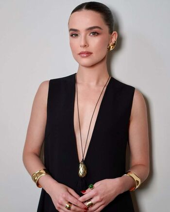 Zoey Deutch