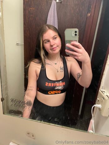 zoeybabe04