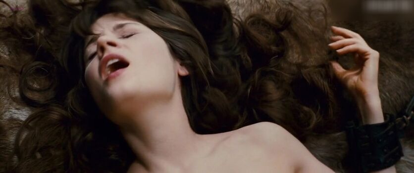 Zooey Deschanel
