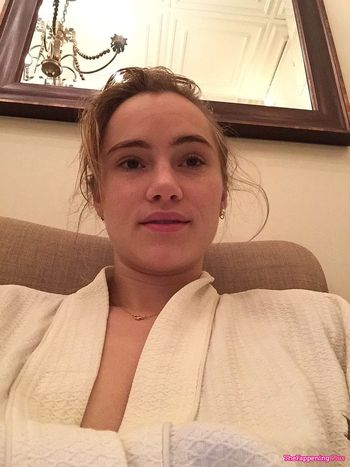 Suki Waterhouse